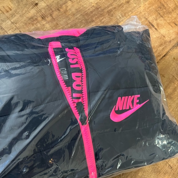 Girls black and pink parka puffer coat - Picture 3 of 5